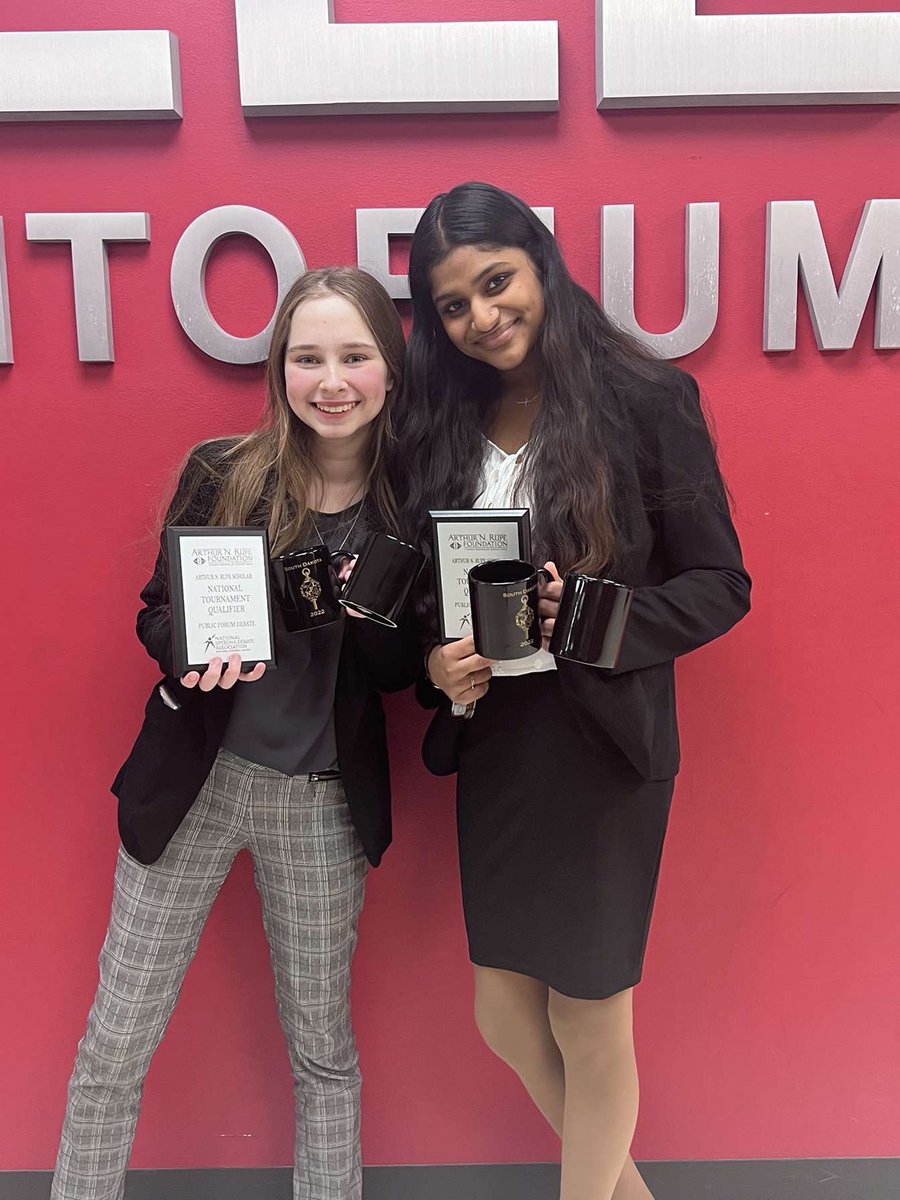Public Forum students have some AMAZING instructors this year! 🏆

Work with state champions Sami Hegge and Abiah George when you attend DDI 2023!