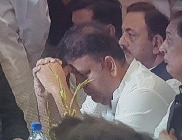 Iqbal_khanGB's tweet image. خوب کرتے ہیں اداکاری  یہ لوگ 
کس قدر جھوٹ پہ پلتے ہیں یہ لوگ 

#CurrentUpdates #FawadChaudhry