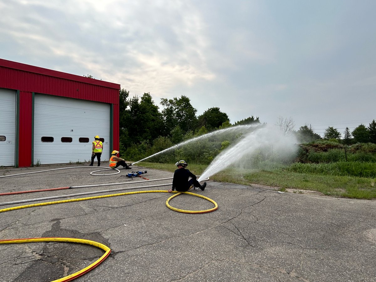 SaultFire's tweet image. Members of Sault Fire Services and surrounding volunteer departments are taking part in a NFPA 1002 Pump Ops course in Sault Ste. Maire this week at our Regional Training Centre! Keep up the great work everyone! #training #pumpops @CitySSM @ChiefPJ