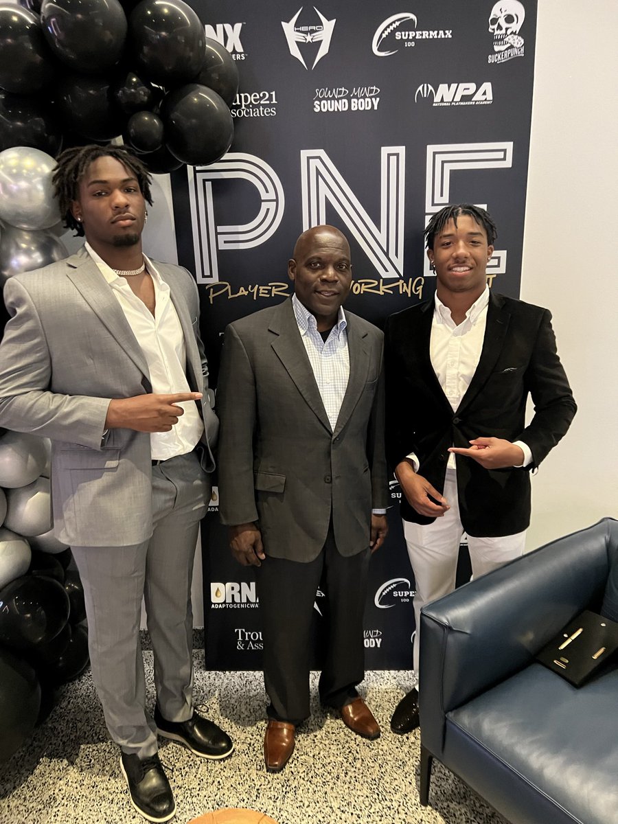 Had an amazing time in #Detroit Relationship building at the 
@ncec_recruiting @smsbacademy event last week. It was very informative. Thanks Mr. Guy Troupe for your wisdom. Thanks @RocNationSports for your time as well. #Futurebuilding 📈 @NFLPNE