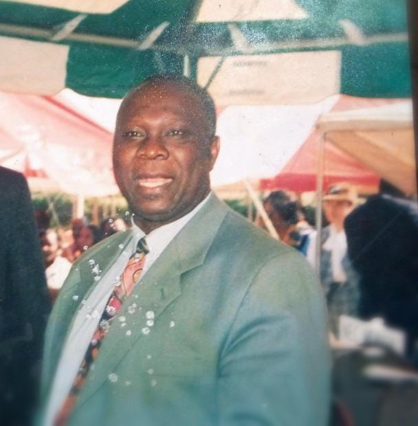 Karlose_OG's tweet image. Not all heros wear capes, mine wore a smile and had such a big heart. Rest In Power Daddy