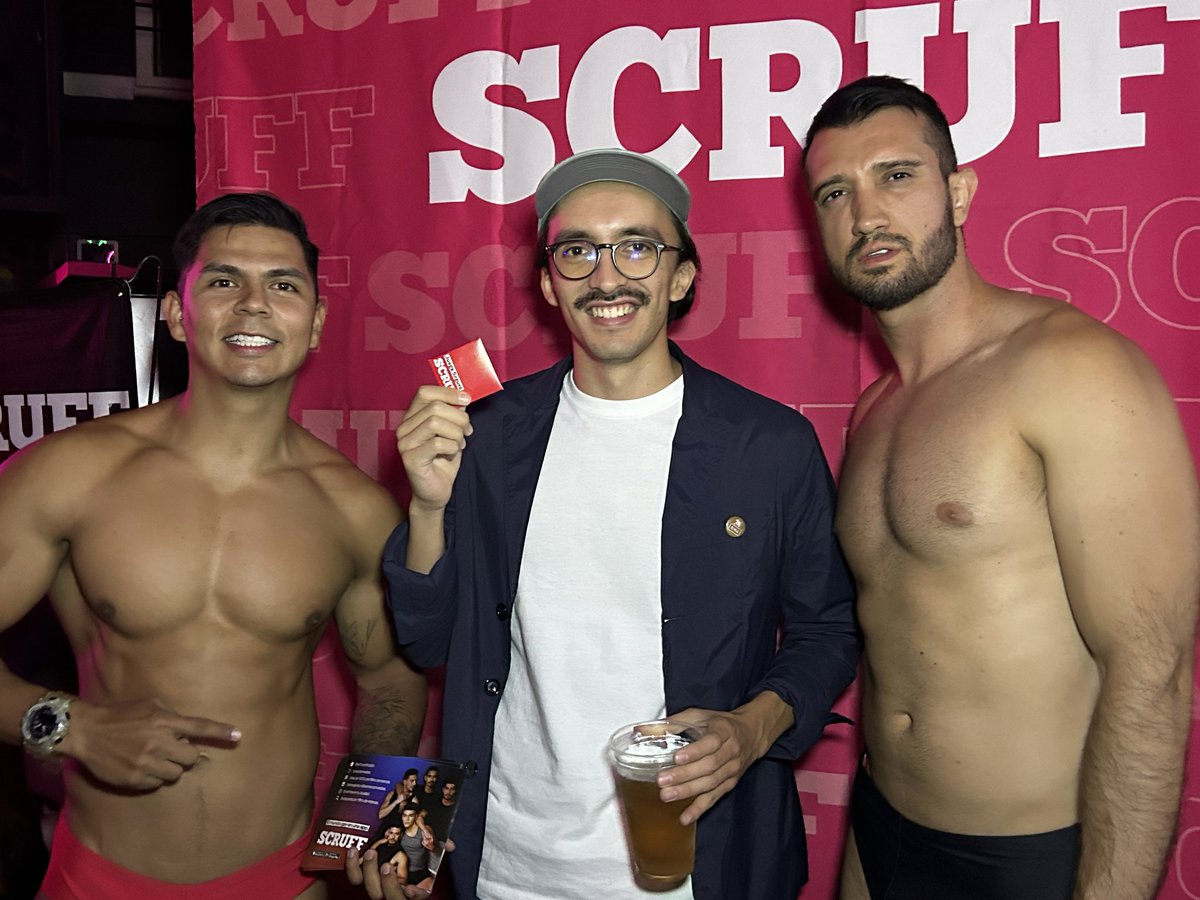 RCulturaPop's tweet image. Se realizó la tradicional fiesta del #PremioMaguey, dentro del marco del Festival Internacional de Cine en Guadalajara (@FICGoficial), donde @scruffapp, app de citas dirigida a la comunidad GBQT, se pronunció como una de las marcas aliades.

#FICG38