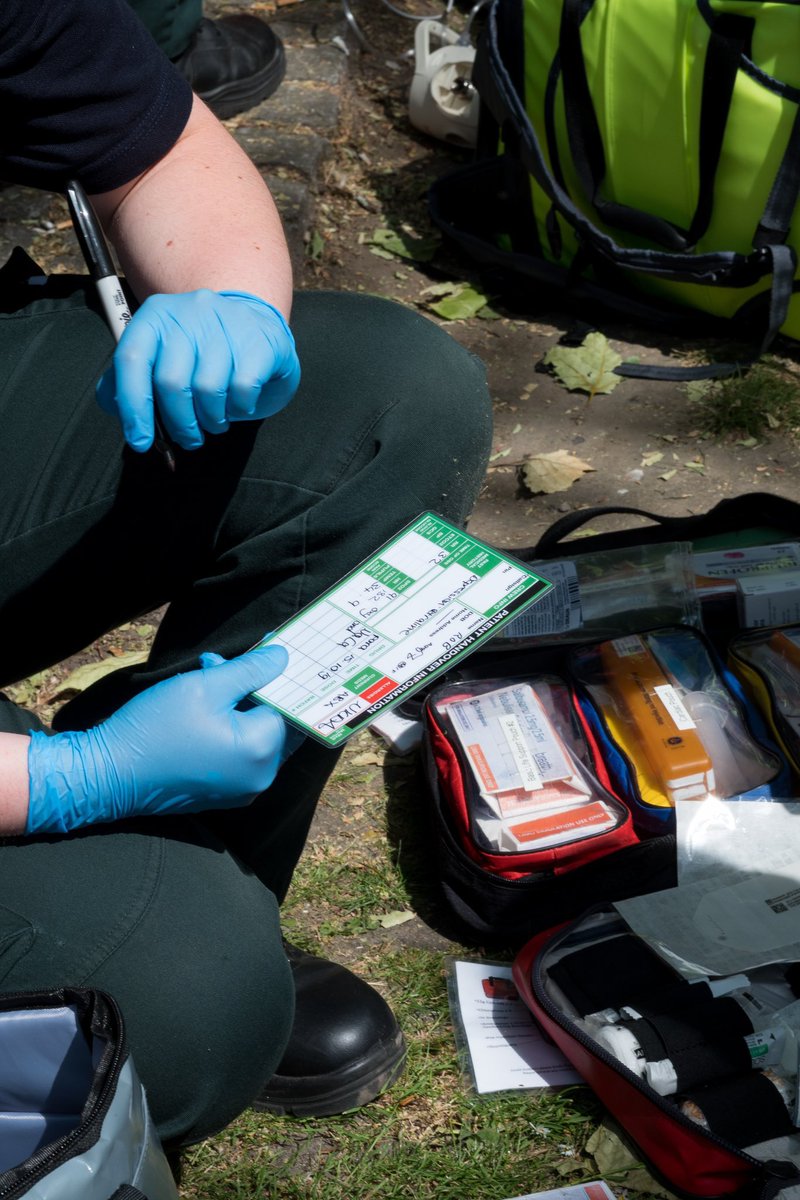 MediMemosUK's tweet photo. Seen in the wild 👀
So proud that our cards are being used by clinicians in high acuity incidents. It genuinely means the world 🥹

@LJMUParaGames https://t.co/XPnE8JzaPm