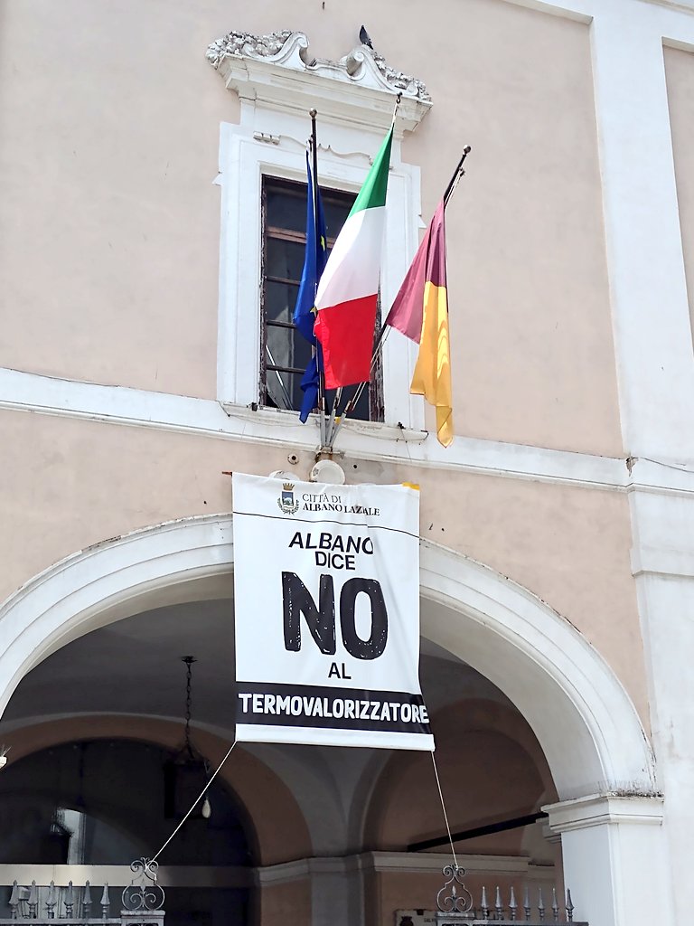 Le battaglie della giunta di sinistra ad Albano Laziale: NO al termovalorizzatore 🤦🏻‍♂️

I pasdaran ecologisti continuano a stipare rifiuti a Roncigliano (4 km da casa mia) ma premono per installare la Ztl in un comune di 39 mila abitanti. 

Sì, avete capito bene. 

No comment.