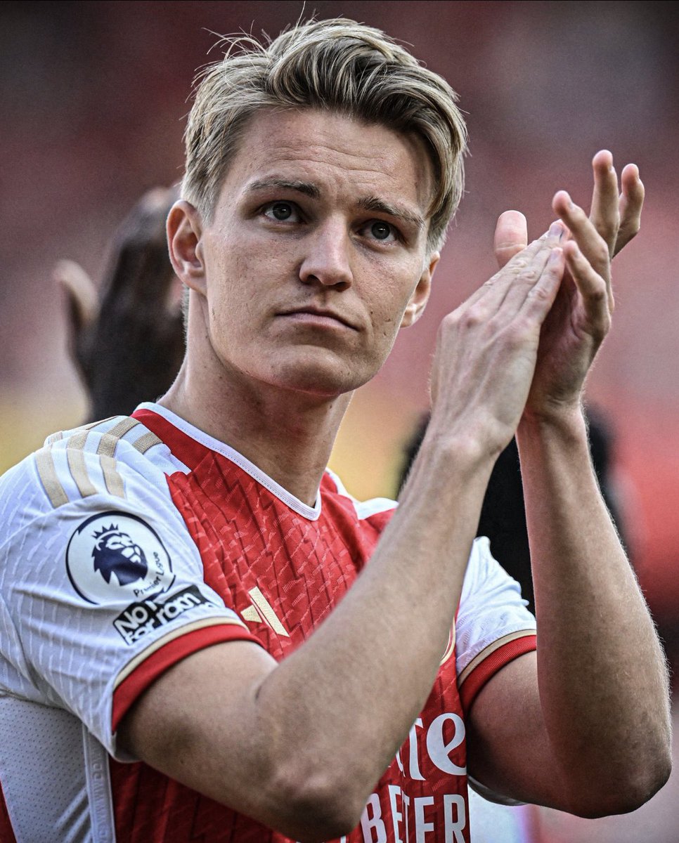 denrynzhbk's tweet photo. My skipper well deserved #APOTS @Arsenal https://t.co/DtK812CKkX