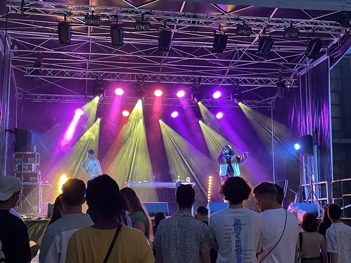 Univ_St_Etienne's tweet photo. Merci de répondre présents pour cette magnifique soirée électro, rap et pop 🤩🎧🎸🎤 ! Quelle belle énergie et quel plaisir de vous retrouver 😍 !
#festu2023 #étudiants #gratuit #350artistes #40spectacles #concerts #UJM #campustréfilerie #campusmanufacture #saintétienne https://t.co/rJgk0PxBaJ
