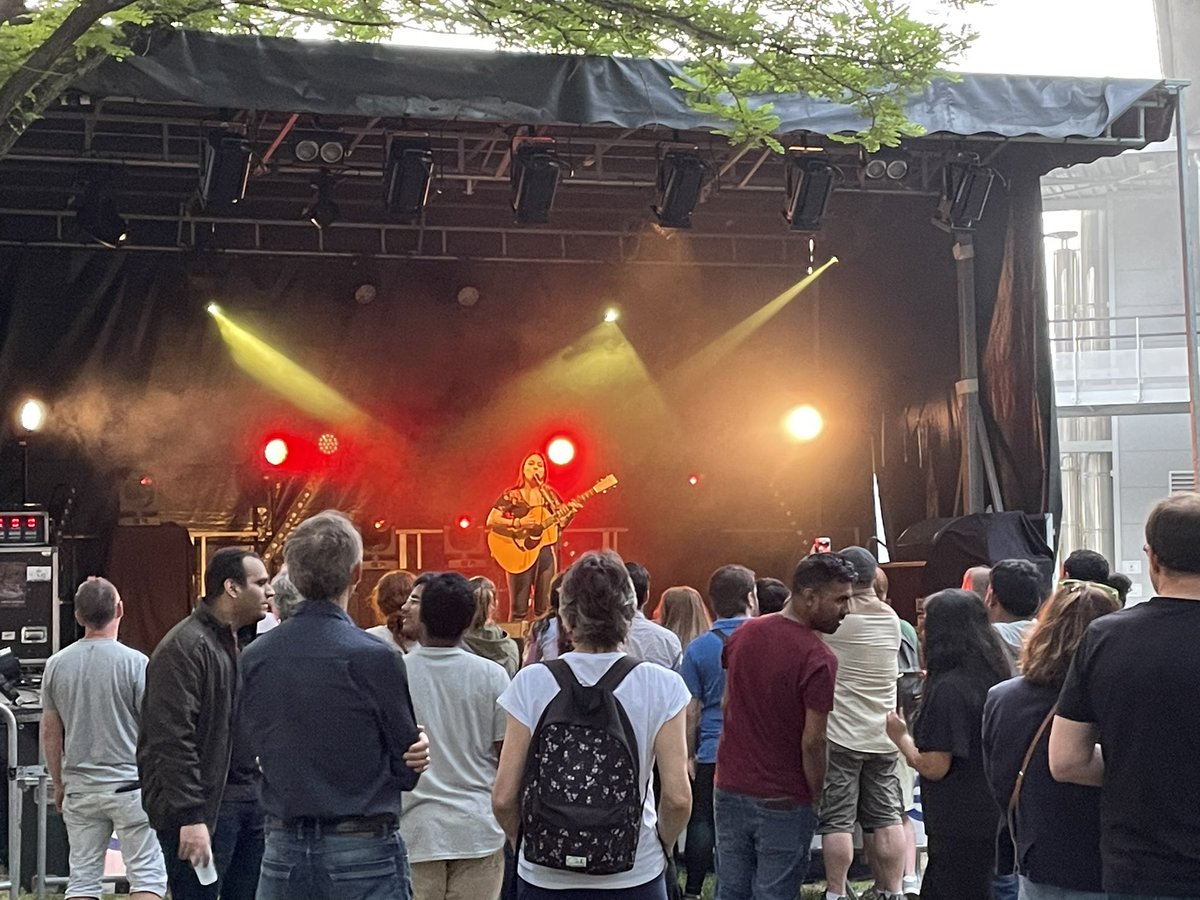 Univ_St_Etienne's tweet photo. Merci de répondre présents pour cette magnifique soirée électro, rap et pop 🤩🎧🎸🎤 ! Quelle belle énergie et quel plaisir de vous retrouver 😍 !
#festu2023 #étudiants #gratuit #350artistes #40spectacles #concerts #UJM #campustréfilerie #campusmanufacture #saintétienne https://t.co/rJgk0PxBaJ