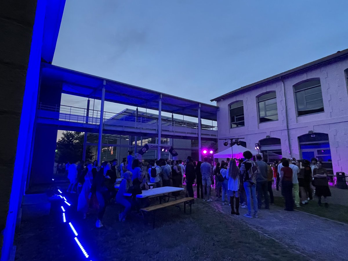 Univ_St_Etienne's tweet photo. Merci de répondre présents pour cette magnifique soirée électro, rap et pop 🤩🎧🎸🎤 ! Quelle belle énergie et quel plaisir de vous retrouver 😍 !
#festu2023 #étudiants #gratuit #350artistes #40spectacles #concerts #UJM #campustréfilerie #campusmanufacture #saintétienne https://t.co/rJgk0PxBaJ