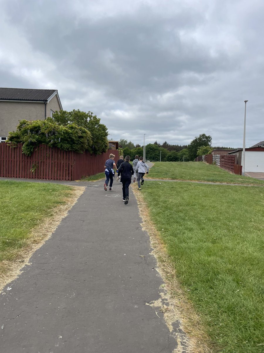 DeanburnPS_P4R's tweet photo. Walk, Jog, Run this morning - a quick 3k around Bo’ness with some very tired legs! #DPSHealthWeek https://t.co/ZpFgRRvvEw