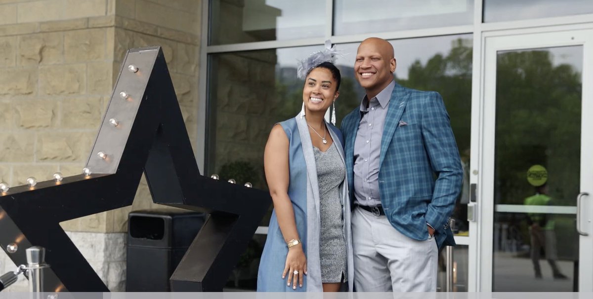 NFL's tweet photo. Former @steelers LB @RyanShazier recently held the annual Run for the Black and Gold to support the Ryan Shazier Fund For Spinal Rehabilitation 🧵 @NFLLegacy