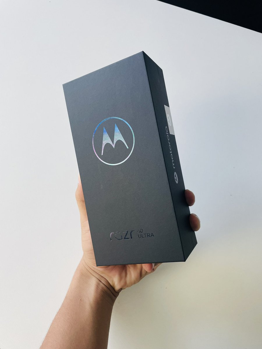 Já estamos com o Razr 40 Ultra da <a href="/MotorolaBR/">Motorola Brasil 🇧🇷</a>, amanhã irá sair o unboxing no canal 🥰