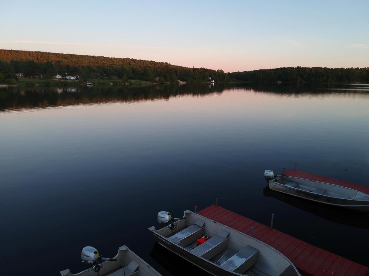 CouplesResort's tweet photo. HOT JUNE SPECIALS:
JUNE 65% OFF From $196pp/n plus taxes with Meals.

FREE BIKES, PADDLEBOARDs, KAYAKS, CANOES and MOTORBOATs.
33`C or 88`F Heated, Salt Water Swimming Pool Open NOW!

#couplesresort #algonquinpark #ontariotravel #resortsofontario https://t.co/NN20bDn4Cg