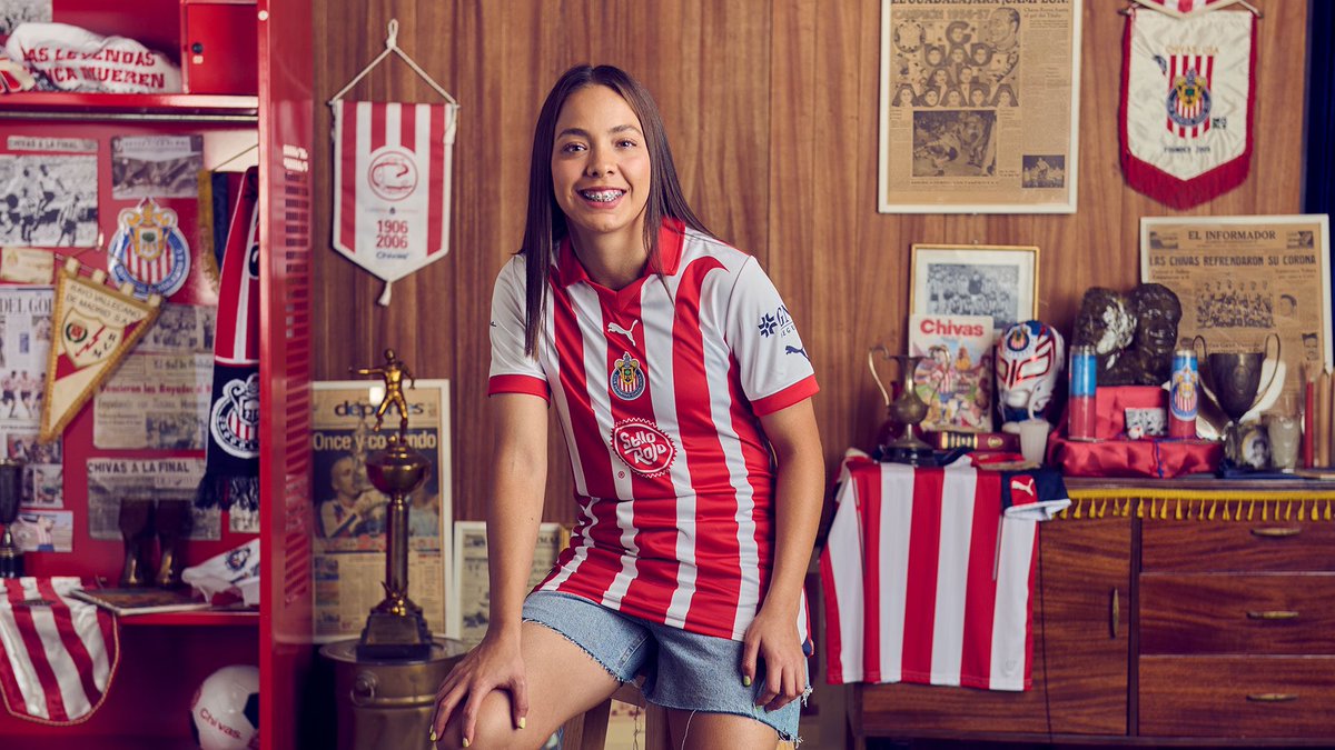 AnetteAVazquez's tweet photo. Este sentimiento de vestir otra temporada @chivasfemenil🔴⚪️ @pumamexico 🤩 https://t.co/N81Bcycv4D