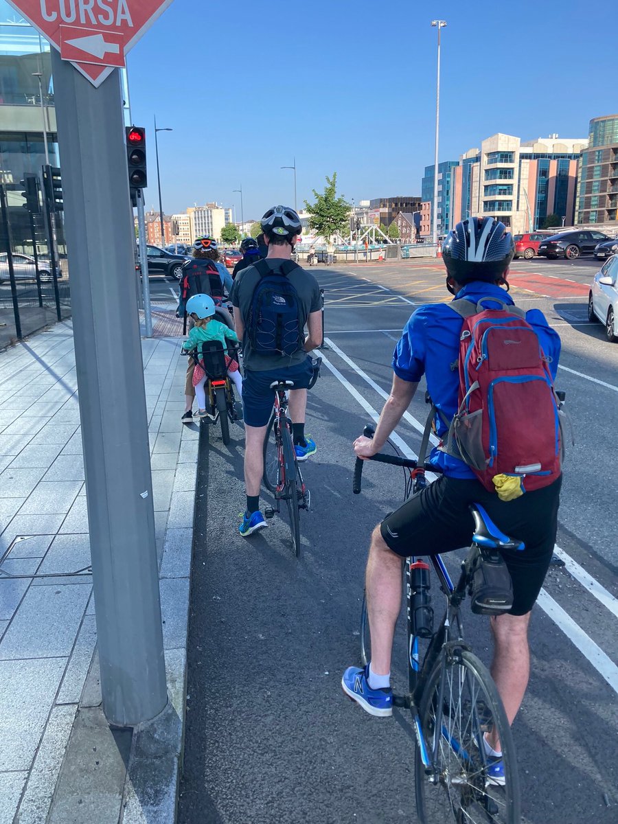 cityviewwheels's tweet photo. More and more people choosing the smart travel option in the mornings! #commute #cycling #Cork #corktraffic https://t.co/qAmIl3XjAN