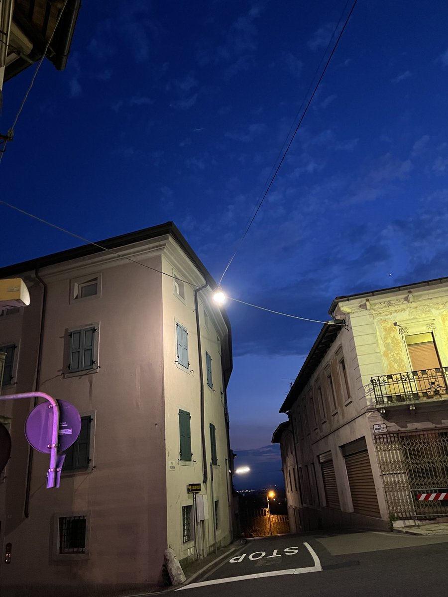 Misiak14653141's tweet photo. In to the night #SanDanieleDelFriuli https://t.co/pwNyq9Xlyz