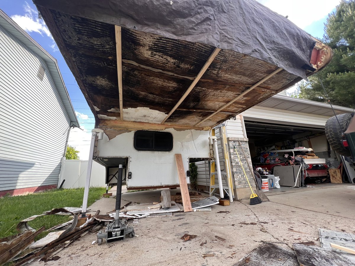 _unevenstevens_'s tweet photo. One week I’m replacing a turbo on a TDI Jetta, the next I’m rebuilding a gramper https://t.co/8oGjBvXOCV