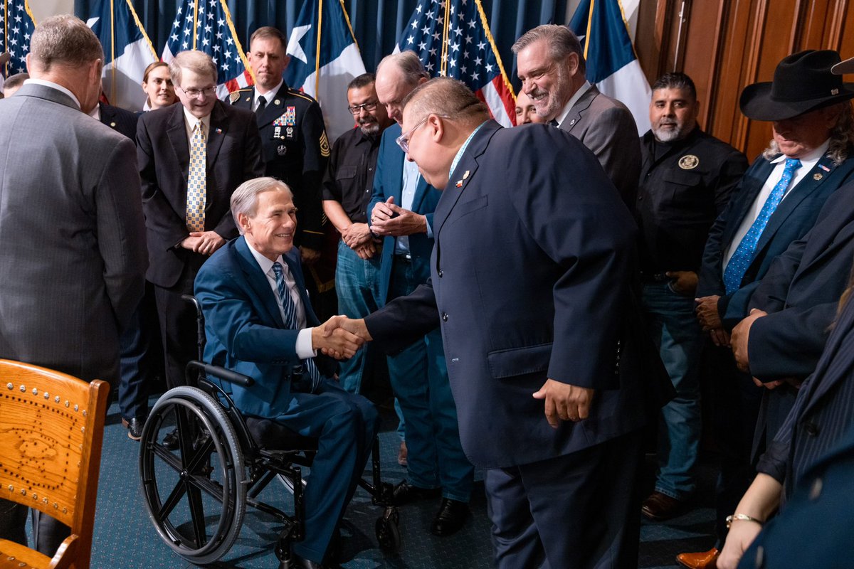 Greg Abbott tweet media