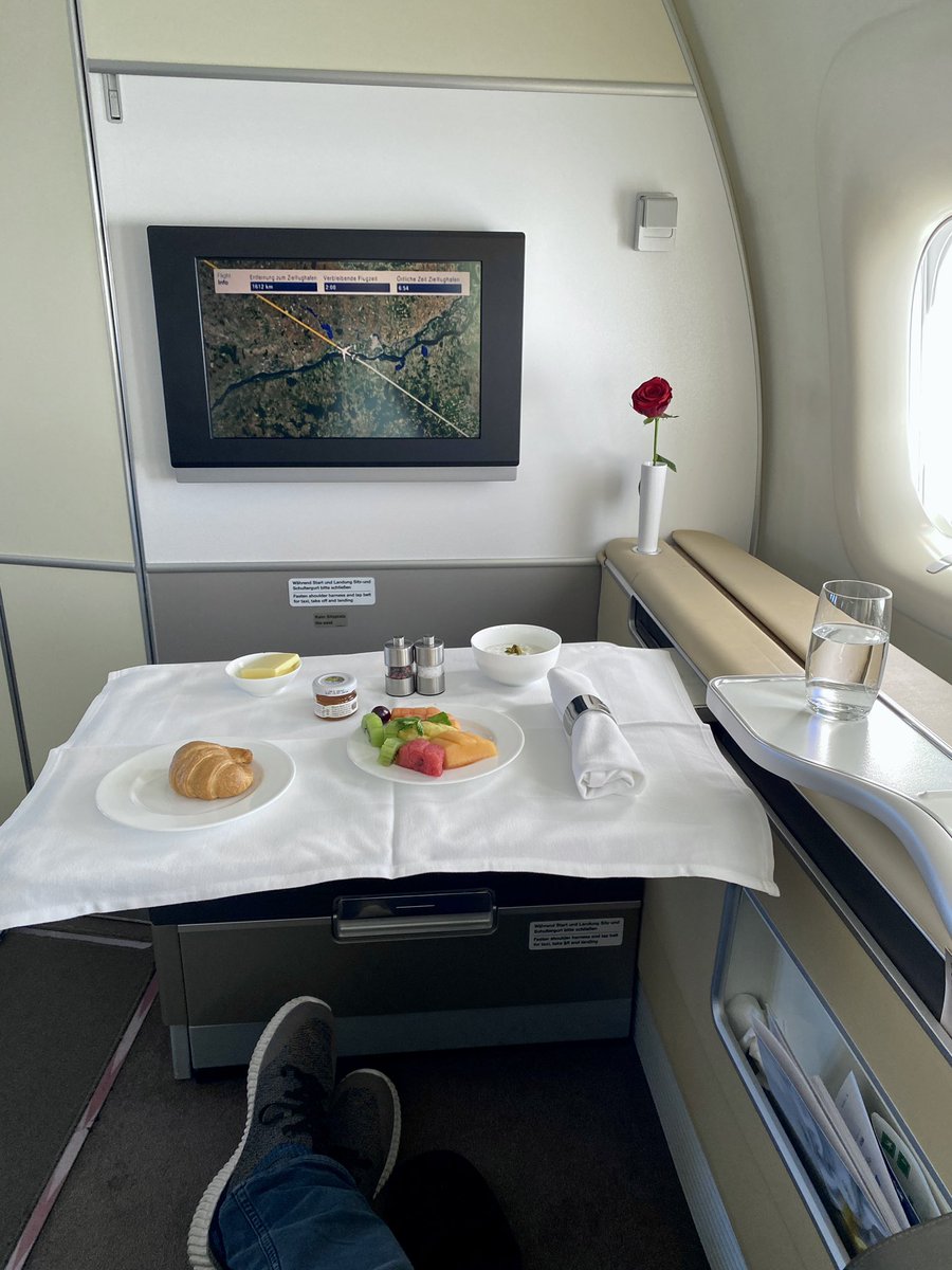 Happiness is flying First Class. #Lufthansa