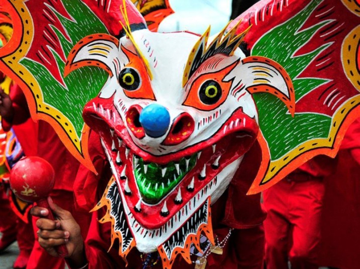 PLVenezuela's tweet photo. 🎶🔊🎼 3️⃣0️⃣0️⃣ años y ➕ de expresión cultural y religiosa en 🇻🇪 : "Los Diablos Danzantes de #Yare", estado #Miranda y otras regiones venezolanas. Fueron declarados Patrimonio Cultural Inmaterial d la Humanidad ✖️ la #ONU el 6/12/2012. #VenezuelaBella. https://t.co/9CwCck8qh5