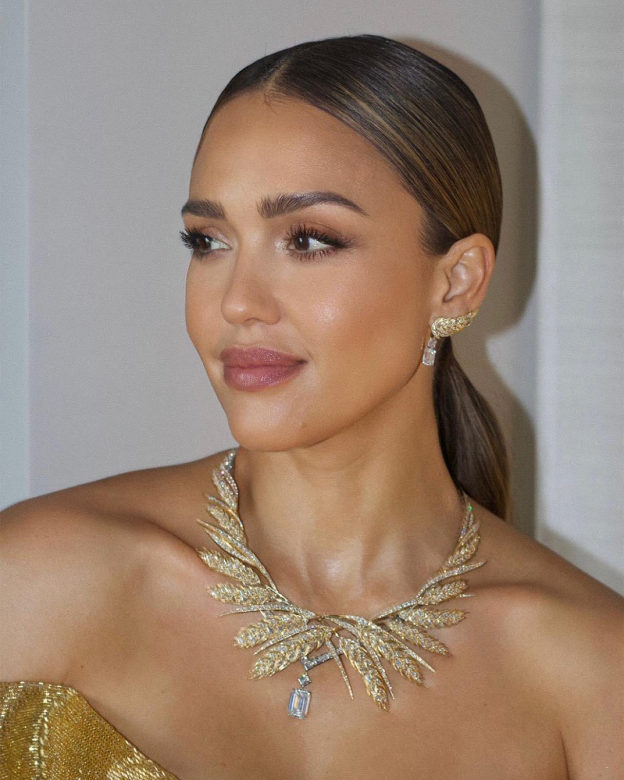 Jessica store alba necklace