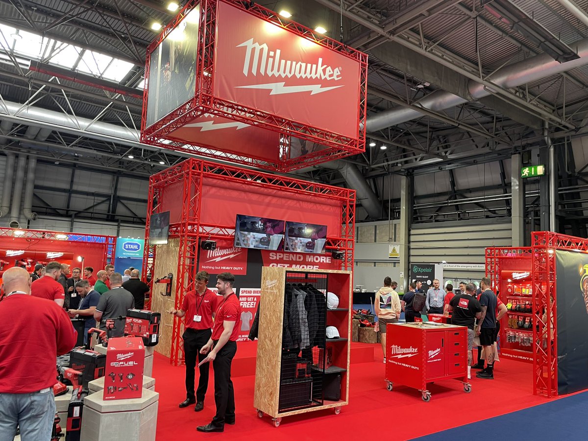japcarnutta's tweet photo. Electrical Expo was just awesome today. Good work CEF at the NEC convention Centre. #CEFLIVE23 #Robus #NICEIC #Milwaukee #techtalks #wago https://t.co/bcHvCwvVX4