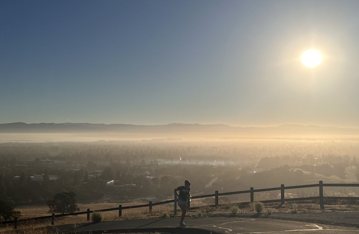 Stanford student Shining Xi won our department photo contest in the People category with this stunning shot. #stanford #stanforddishtrail #photography #stanfordlife #anthropologystudies