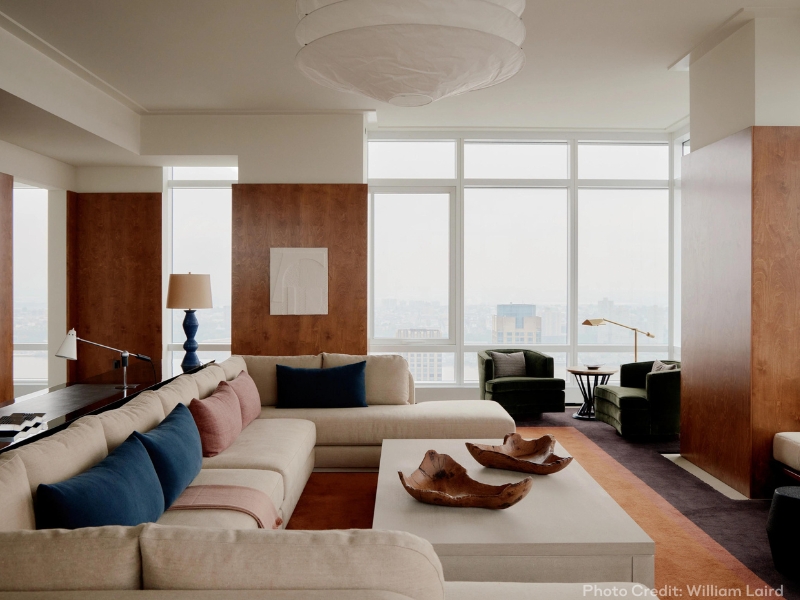 ApartmentList's tweet photo. Roman Roy’s loft, for its vibrant and creative atmosphere. 🖼️ https://t.co/4iNNF9TleU