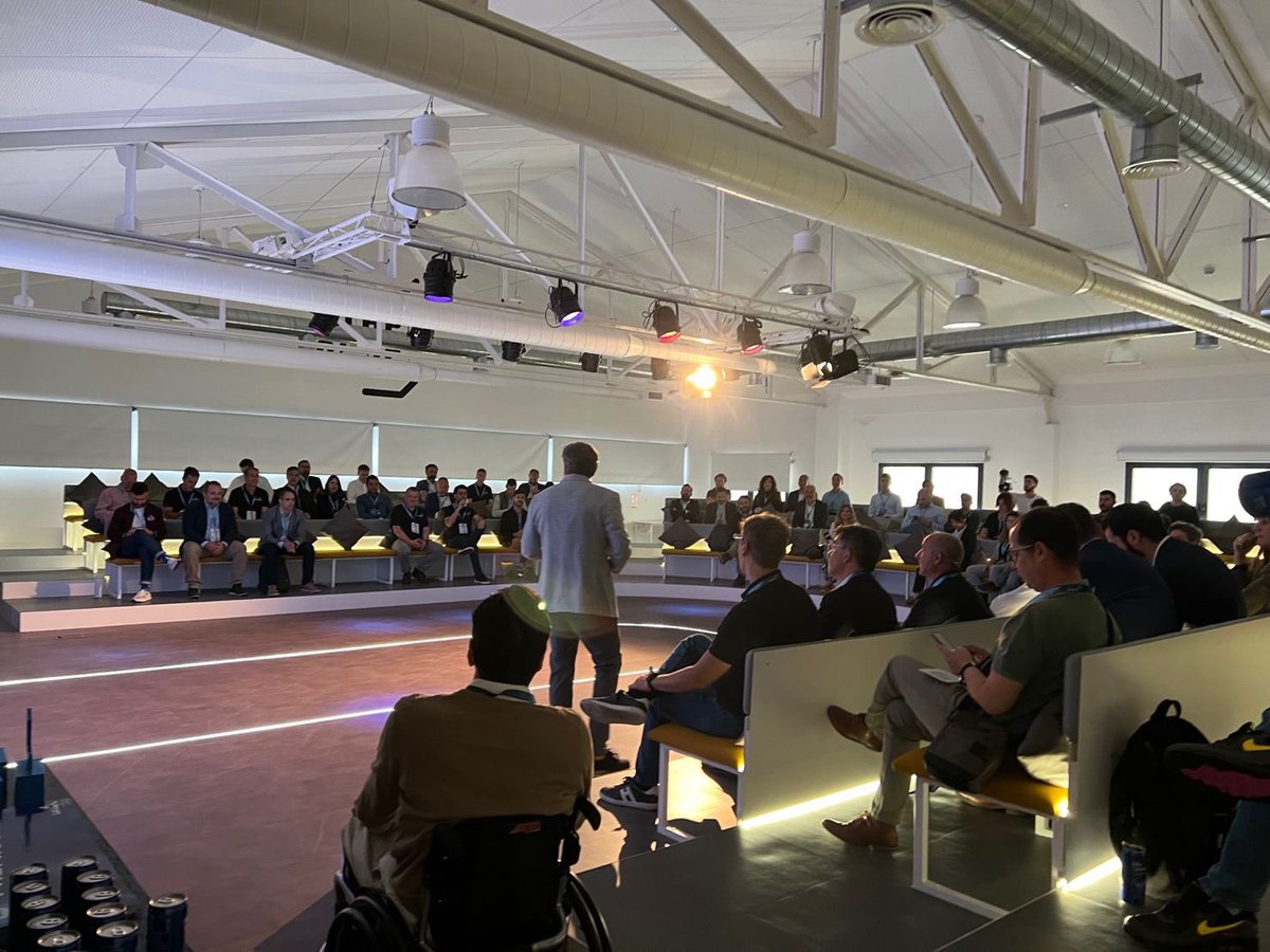 What an incredible day at #ICTSolutionsDay in #Madrid! 🇪🇸 We had a fantastic time showcasing our latest #FWA solutions!

A special shoutout to <a href="/Wifidom/">Wifidom, an ALLNET.ITALIA company</a> for a successful event to explore &amp;  learn about the latest trends &amp; best practices in Information &amp; Communication Technology!