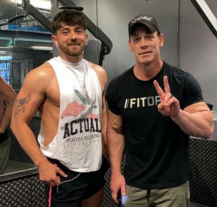 cenationboy3's tweet photo. Latest Picture of John Cena In Liverpool at a Gym. 
@JohnCena #Johncena #WWE #Hollywood #Liverpool #Headsofstate https://t.co/voiaVyEuR1