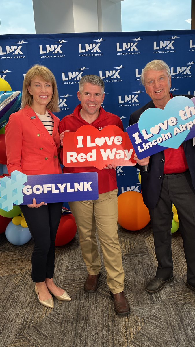 LNKairport's tweet photo. LNK 🤝 @MayorLeirion 
#flyLNK #GoFlyRed https://t.co/YlzlvrnWG3