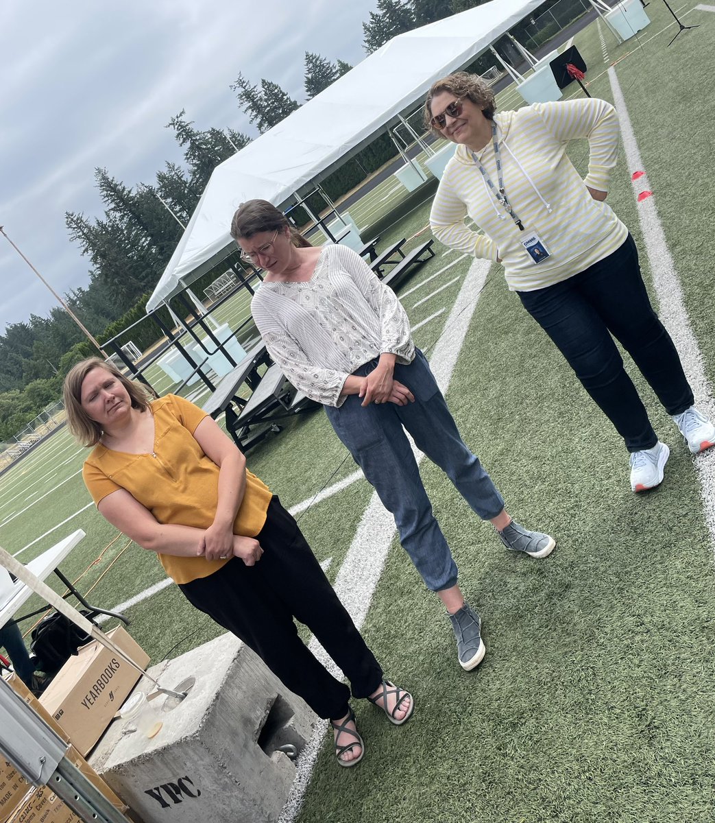 CHS_ORourke's tweet image. So much goes into putting on a successful graduation event. A lot of organized and dedicated folks!
@CamasHighSchool 
#papermakers #differencemakers