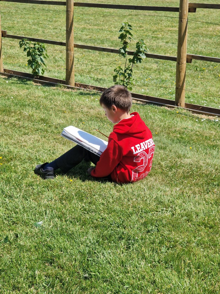 Mr Edwards and Miss Main tweet media