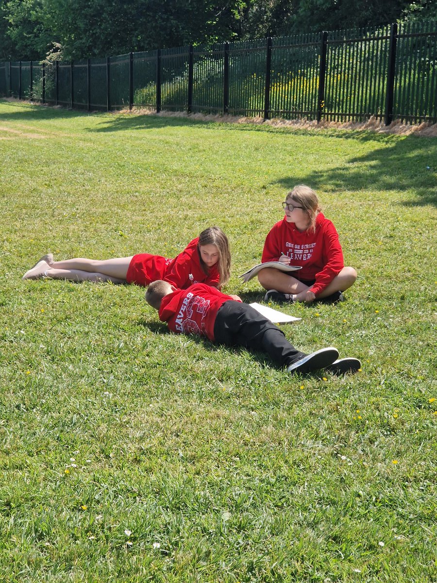 Mr Edwards and Miss Main tweet media