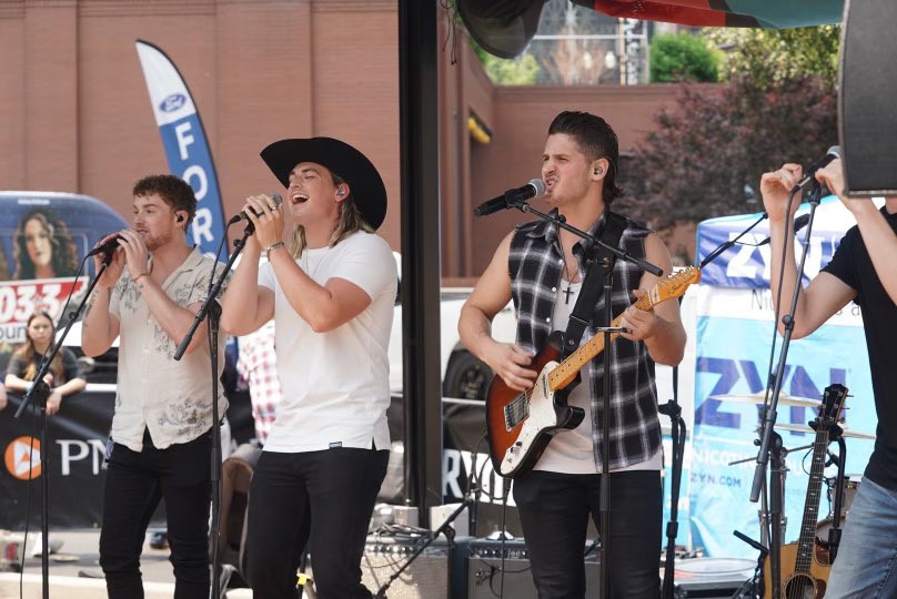 bmi's tweet photo. Amazing highlights from Day 1 so far! 🎤🎸🎶☀️PC: Erika Goldring for BMI. #MattCastillo #OnTheOutside https://t.co/324X7ZMChK