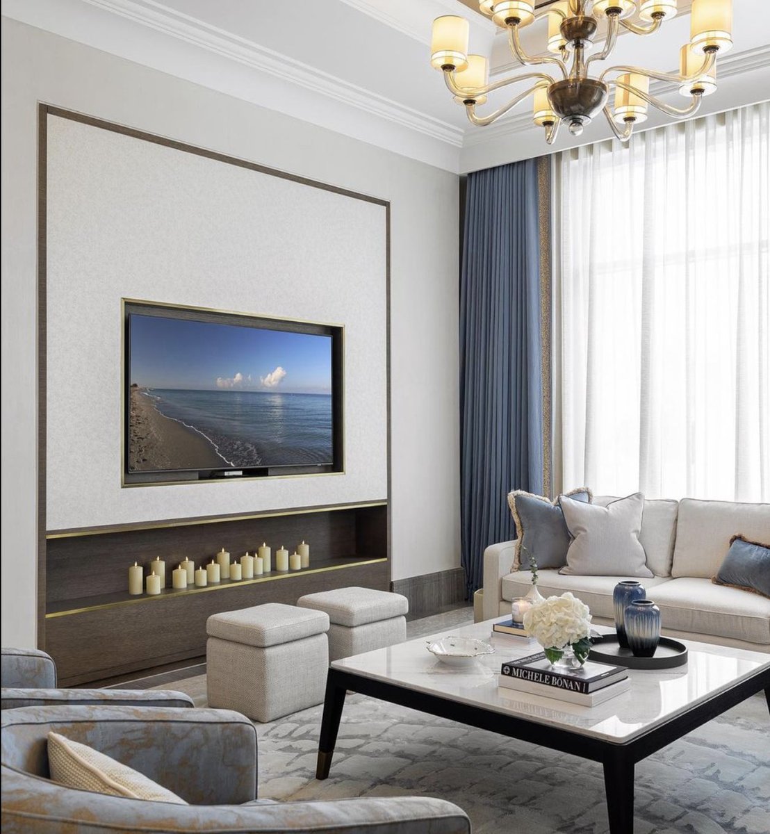 @ayshanassarinteriors does it again with this gorgeous family living space for a project in Abu Dhabi.
•
Disc Chandelier from the Venetian collection. Available in 2 different metal finishes and 4 different glass finishes.