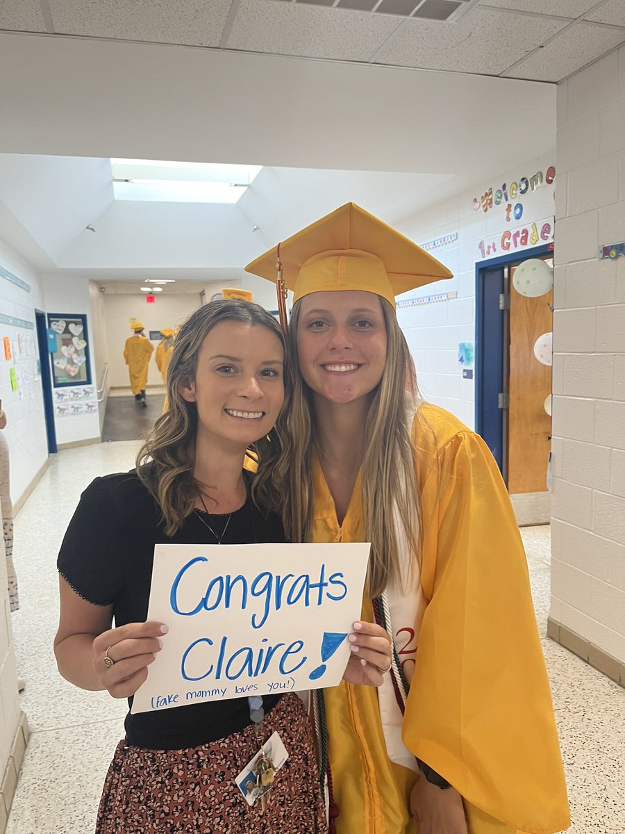 Mrs. Lauren Veator tweet media