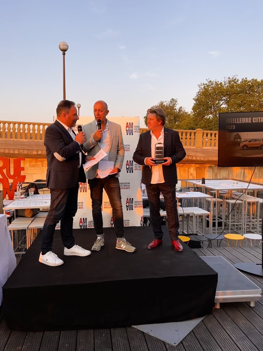 AdelineDESPRES's tweet photo. #eTrophees @AM_AM_France meilleure citadine électrique ⚡️Leap motors T03 https://t.co/0xepKriIp2
