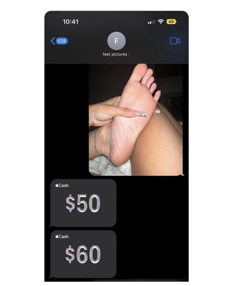 FeetFinder's tweet photo. RT if you want this type of relationship https://t.co/QtQlvyG90N