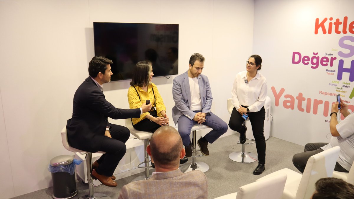 fonbulucu's tweet photo. #fonbulucutalks da #gıda girişimlerimizden @TazeYore 'den Murat Tepe, @NaturigaTR 'dan  Yılmaz Kekeç ve @pastacidanapp  Çiğdem Gülgen Engin Girişimci İlişkileri Direktörümüz Melike Bayram'ın sorularını cevapladı. https://t.co/7thvQleTEj