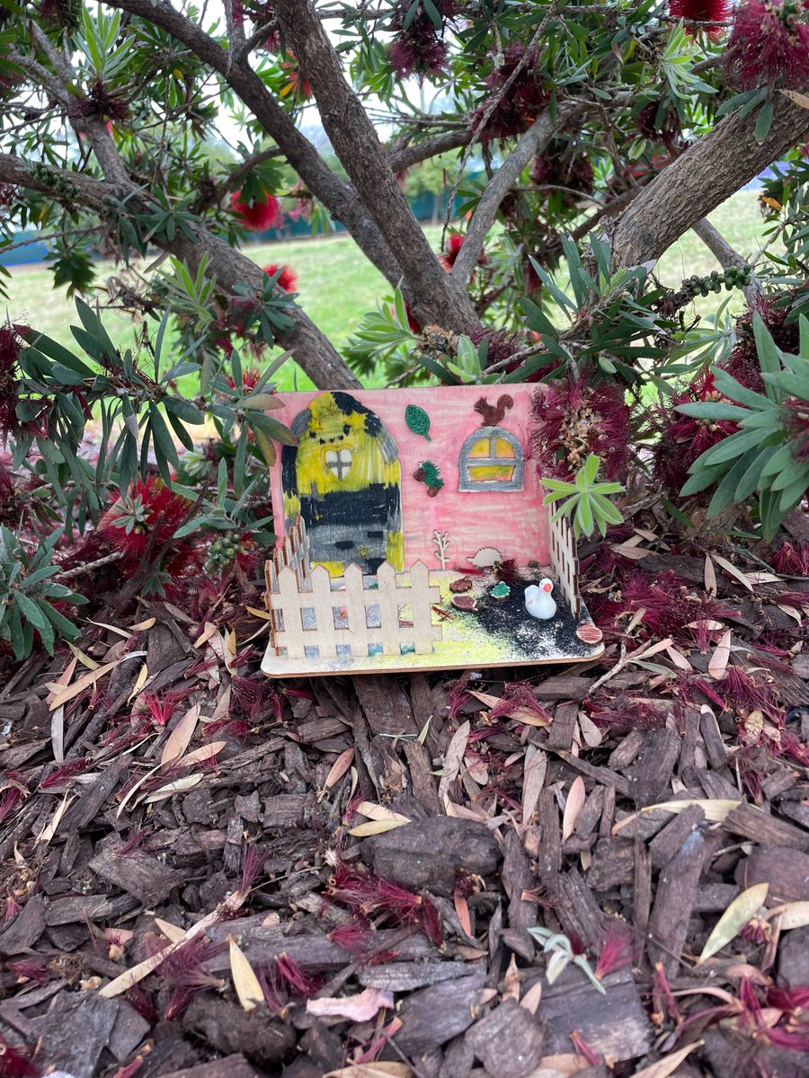 Mardian_EdTech's tweet photo. 1st graders were stoked with their fairy doors. Big shoutout to @EDUreboot for the idea and guidance. They tied in perfectly with the annual fairy tale unit. I love it when @cueinc conference inspirations come to fruition! @cuelosangeles #makerspace #fairydoors @WesterlySchool https://t.co/nZYUV1RD0B