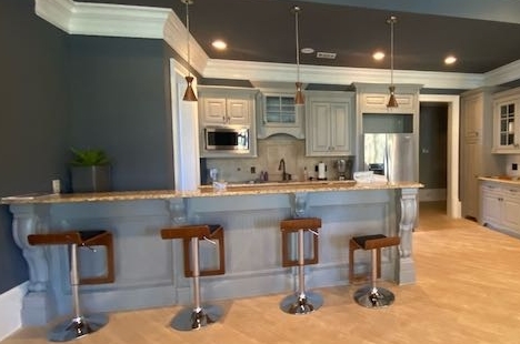 CCFFcompany's tweet photo. #throwbackthursday to this iconic basement kitchenette remodel🤤 There’s no better way to entertain than to entertain in style 🙌🏼

#basementgoals #basementinspo #basementdesign #basementbar #kitchenette #basementremodel #homeremodel #beforeandafter #basementbeforeandafter https://t.co/B1QSu6bFqI