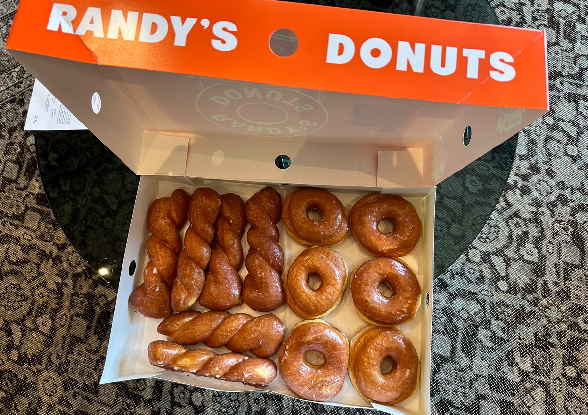 First time trying <a href="/ReservePS/">PS</a> — this is fantastic. Not an ad. Just an observation. Also thanks to <a href="/maggicomeaux/">Maggi Comeaux</a> I'm bringing these icons with me for the fam.