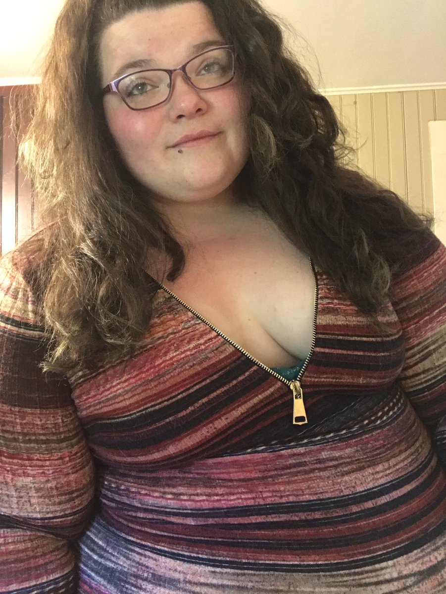 Flairebearx's tweet photo. Hey there good lookin 😘 https://t.co/zyLwVoiS7b