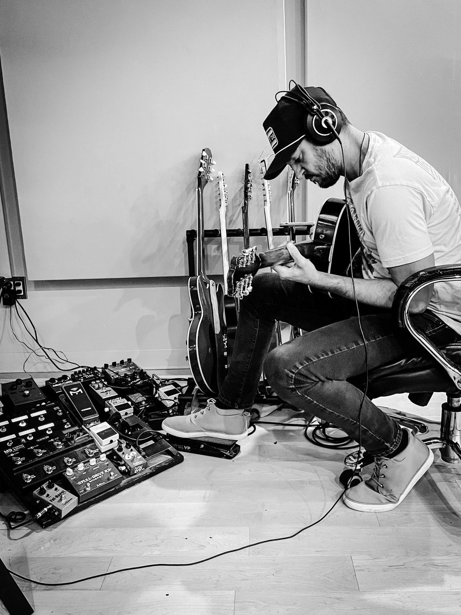 EdgewaterMusic's tweet photo. Overdubs for the new @statesbororevue album! #texasmusic #studiolife https://t.co/GHOnTa1Oc1