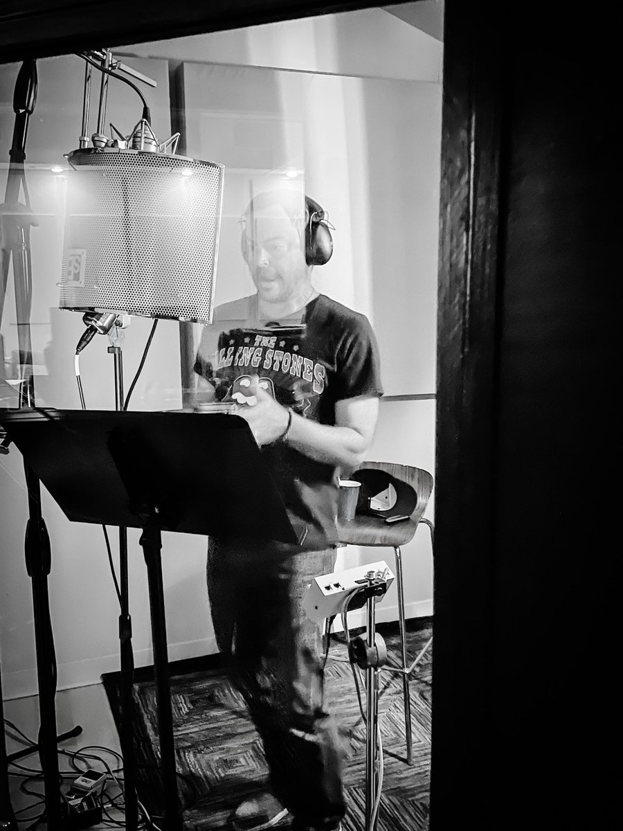 EdgewaterMusic's tweet photo. Overdubs for the new @statesbororevue album! #texasmusic #studiolife https://t.co/GHOnTa1Oc1