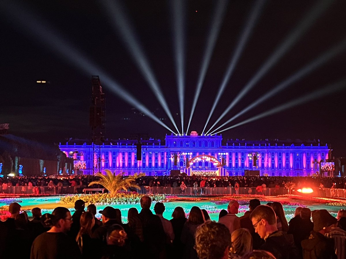 milotangelo's tweet photo. Just had the most magical night at the Vienna Philharmonic "Sommernachtskonzert 2023" in Schönbrunn. https://t.co/SBEth7C7QD