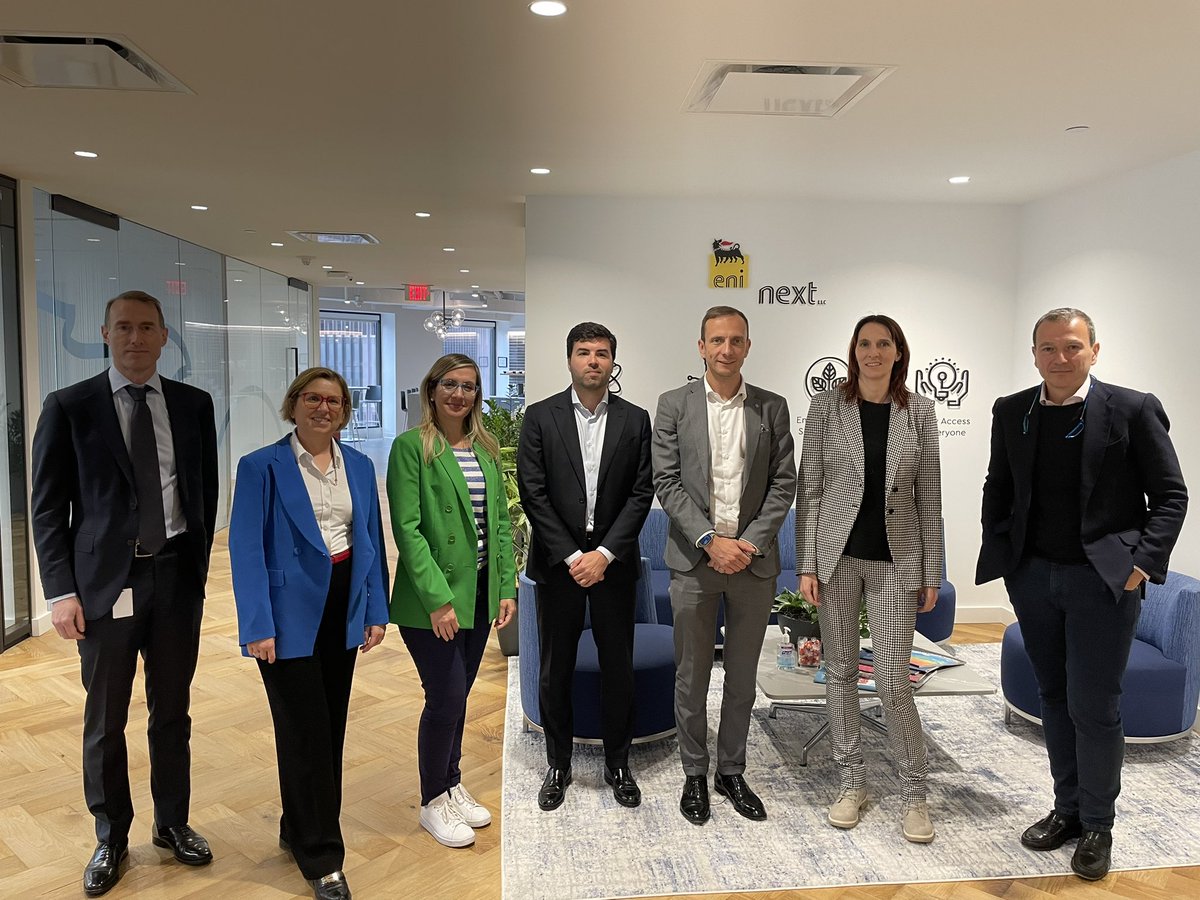 marcomargheri's tweet photo. A #Boston, bella visita con Pres FVG @M_Fedriga: @CFS_energy, #EniNext e #PlasmaCenter @MIT. Nuove tecnologie, sviluppo della #fusione, una conversazione approfondita sulla presenza USA di @eni e #EniNext, per la decarbonizzazione e transizione energetica equa e inclusiva. Grazie https://t.co/qx91hH5dmo