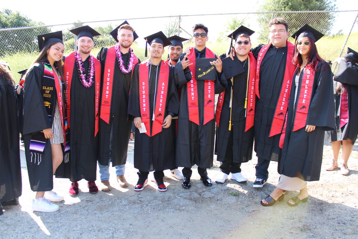 LAPCAthletics's tweet photo. Congratulations π to all of our Brahma student athletes and graduates as they embark on the next chapter of their lives. PT 1
#sfvalley #piercecollege #lapc #lapiercecollege #laccd #brahmas #studentathlete #graduation #lapierce https://t.co/IKXavPq7UU