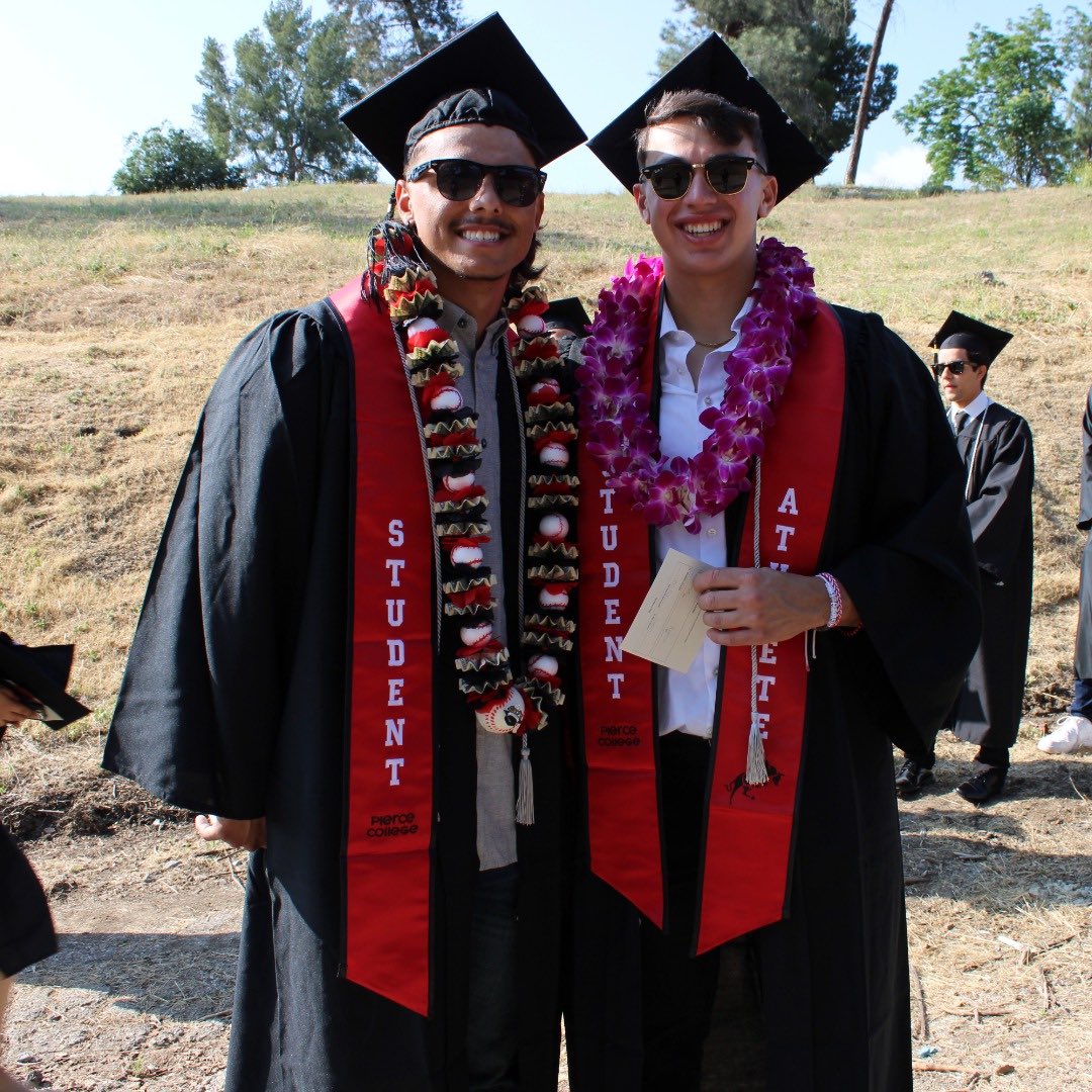 LAPCAthletics's tweet photo. Congratulations π to all of our Brahma student athletes and graduates as they embark on the next chapter of their lives. PT 1
#sfvalley #piercecollege #lapc #lapiercecollege #laccd #brahmas #studentathlete #graduation #lapierce https://t.co/IKXavPq7UU