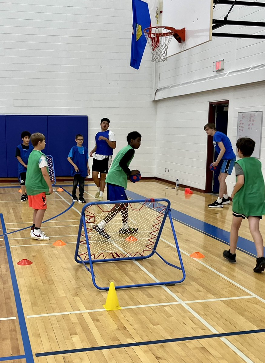 StephNordlee's tweet photo. Thanks to St. Mary’s elementary for participation in @cchschool  PE 20/30 leadership event! https://t.co/YsBhLPHwhA